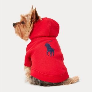 Large Hoodie Short sleeves. Signature Big Pony embroidered at the back.